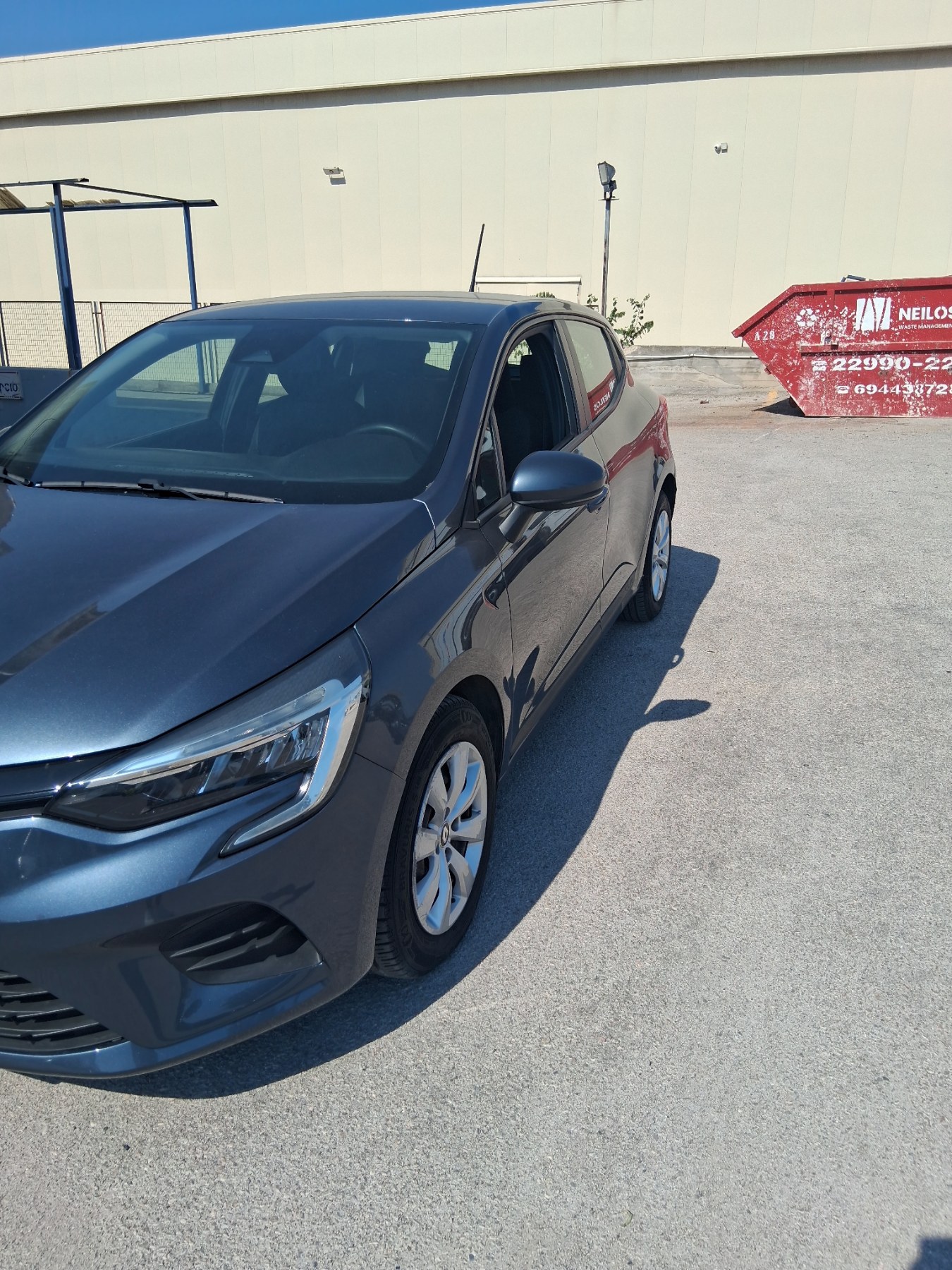 
								RENAULT CLIO full									