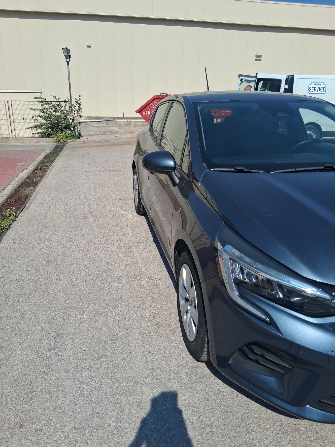 
								RENAULT CLIO full									