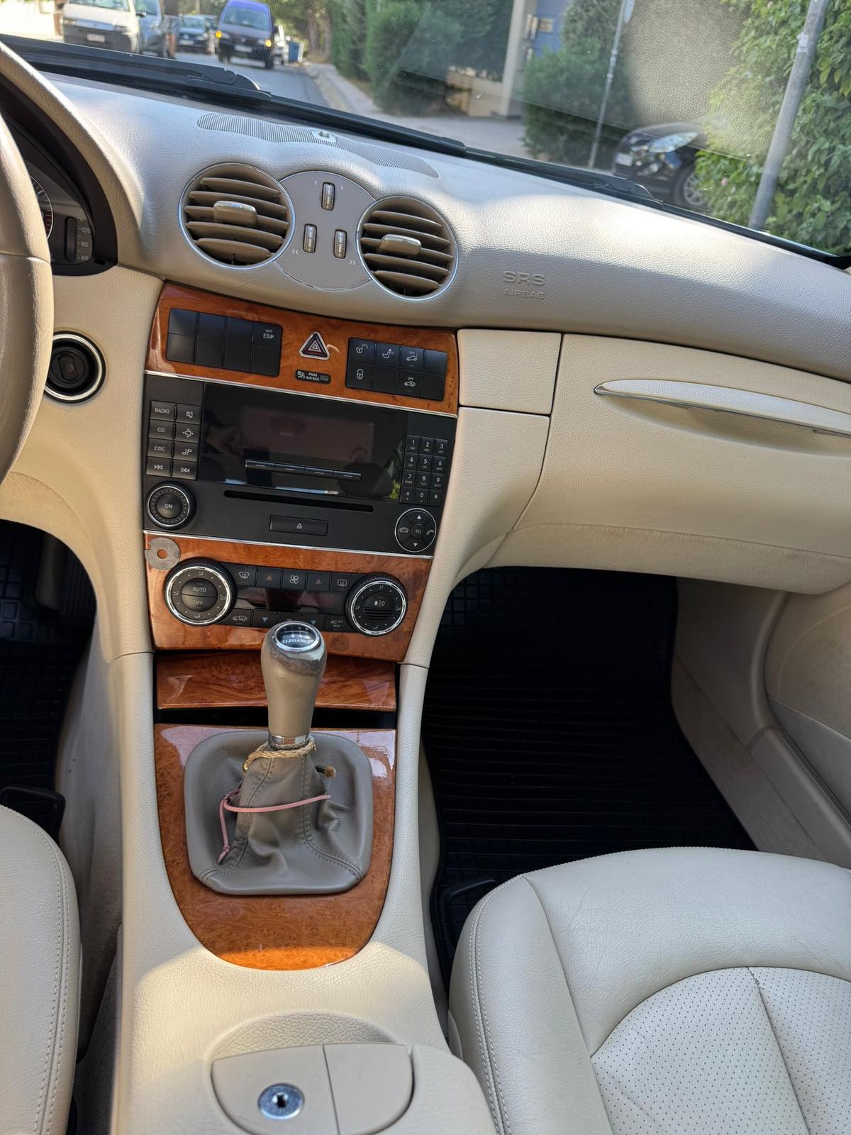 
								MERCEDES CLK 200 full									