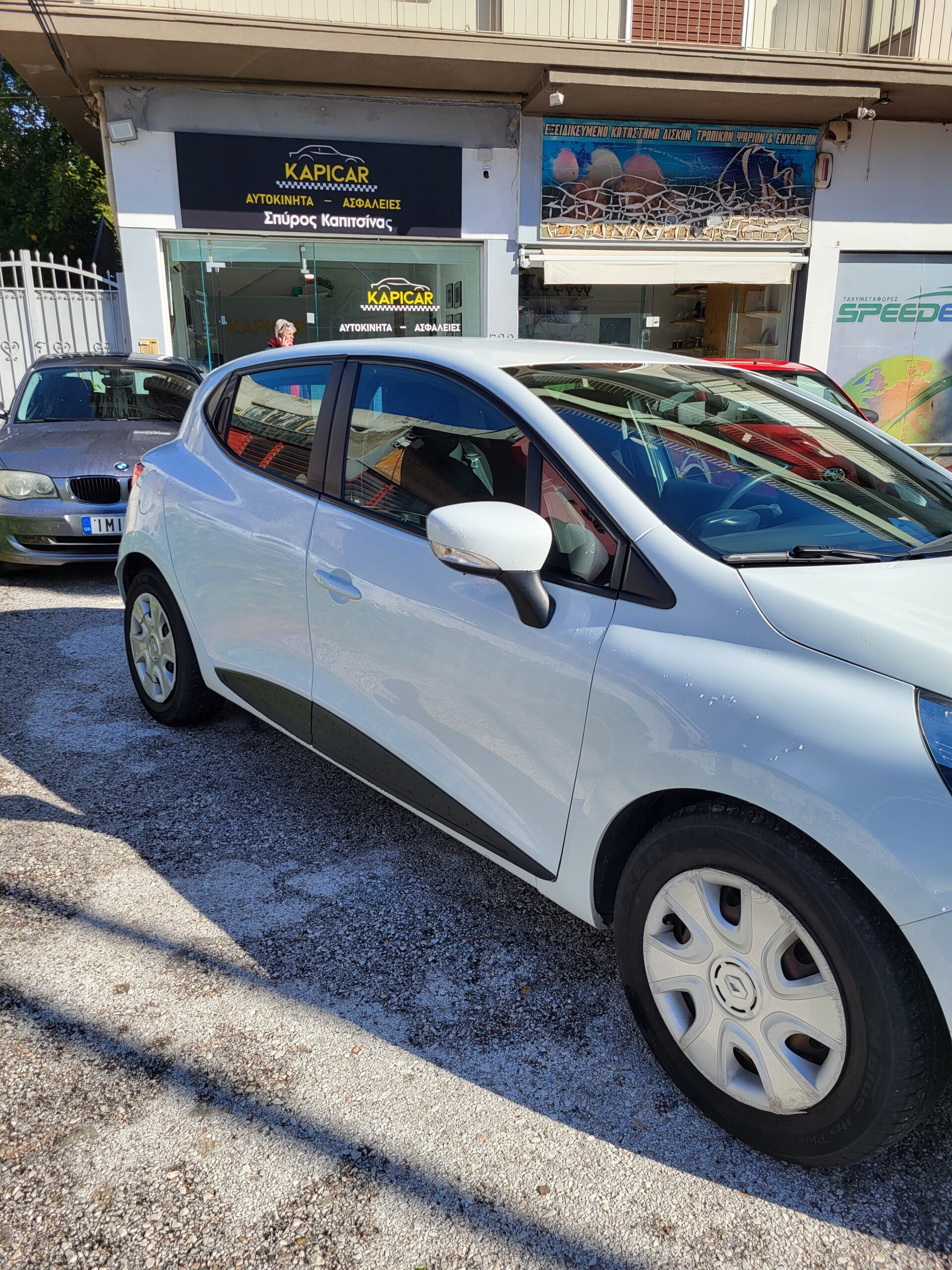 
								RENAULT CLIO full									