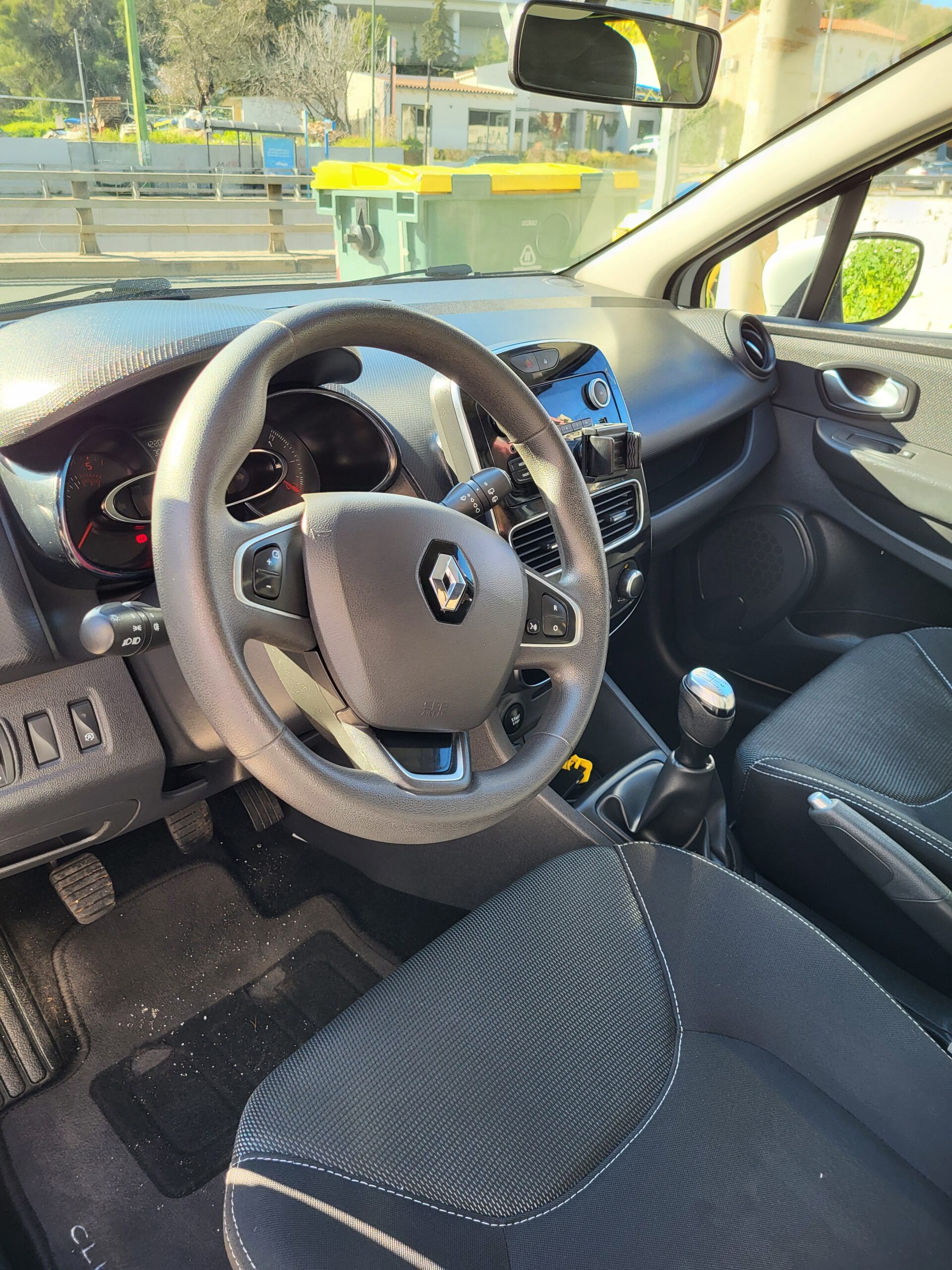 
								RENAULT CLIO full									